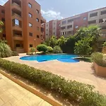 Appartement Raffine Avec Piscine Au Centre Ville